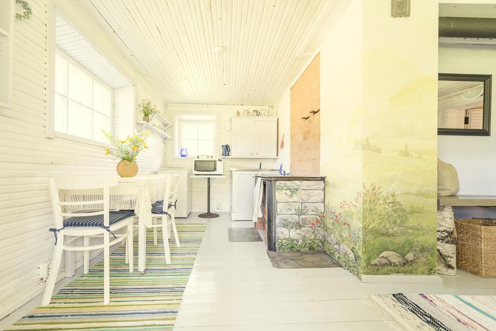 Adami Country Guesthouse Vainupea Exteriör bild