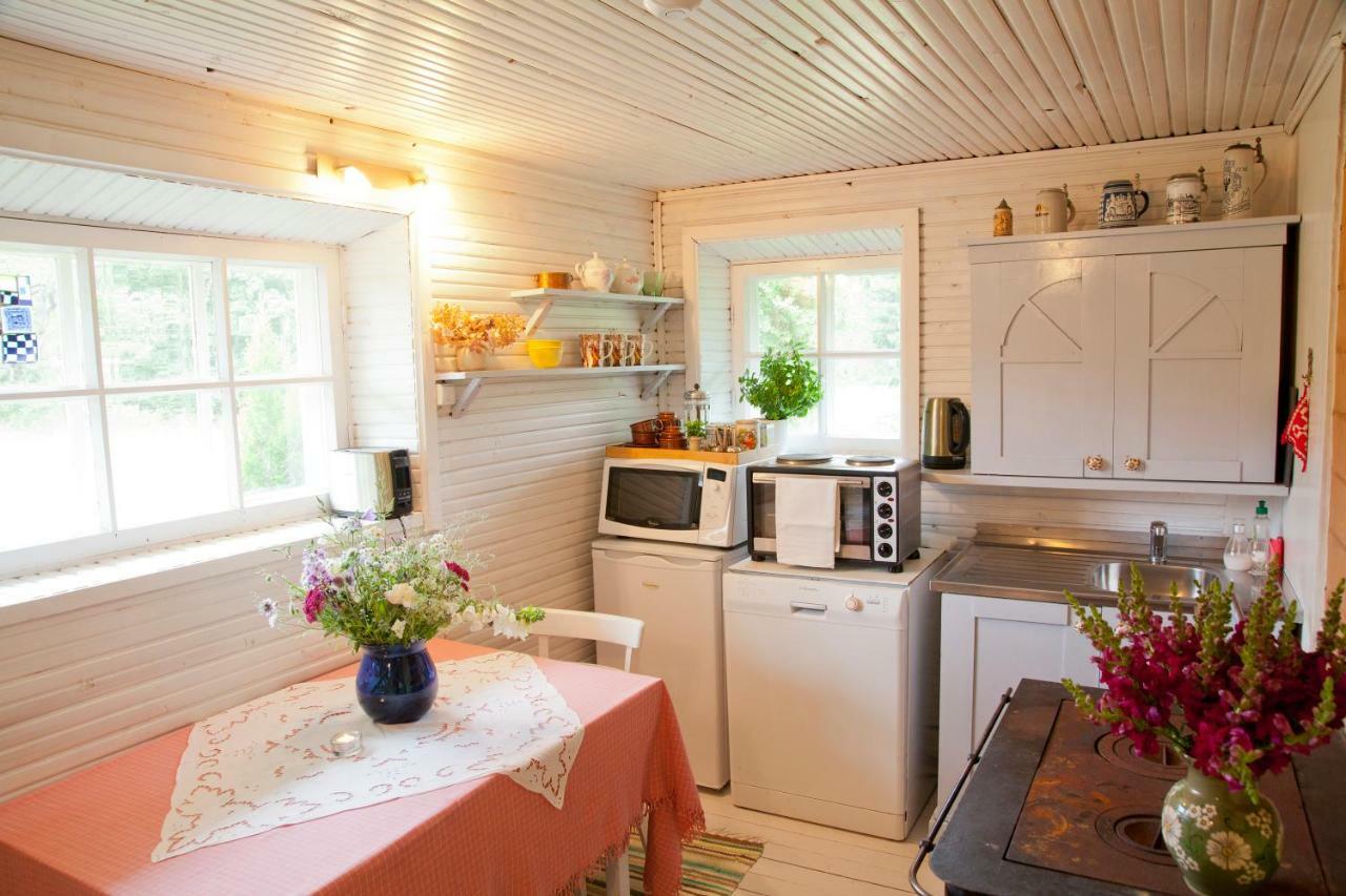 Adami Country Guesthouse Vainupea Exteriör bild